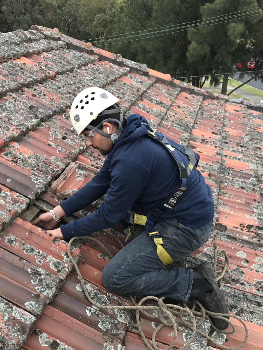 Anchoring to roof while cleaning