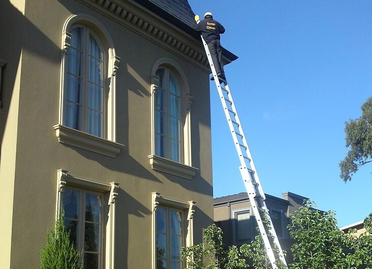 How to safely use a High Ladder for Gutter Cleaning